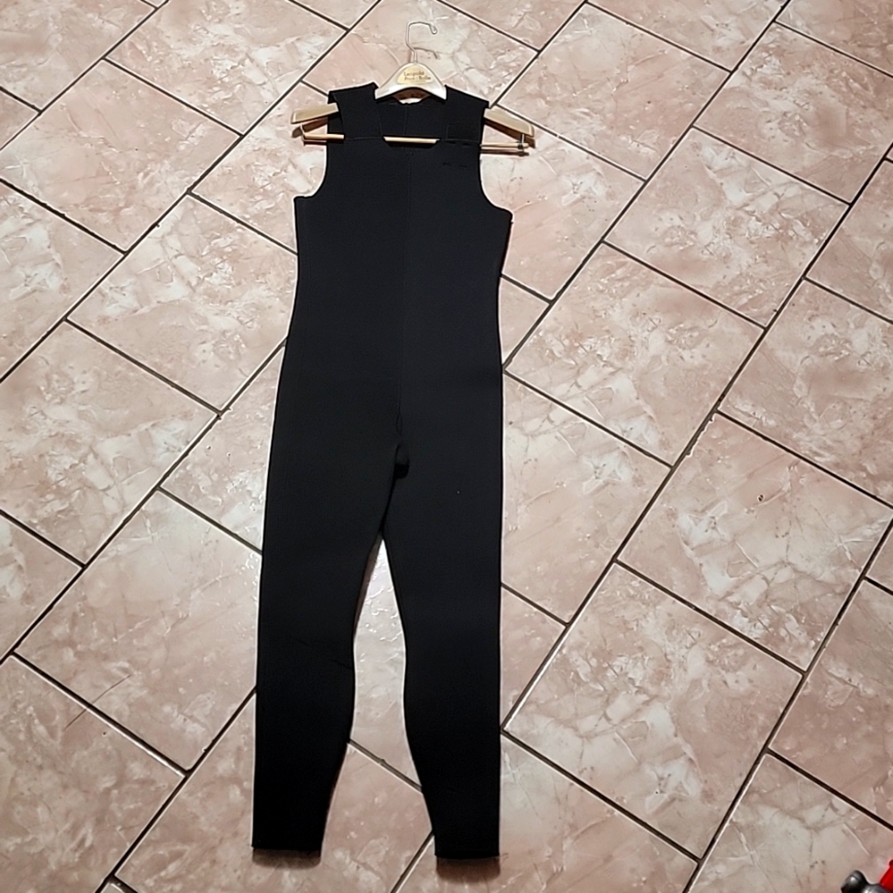 Scuba suit